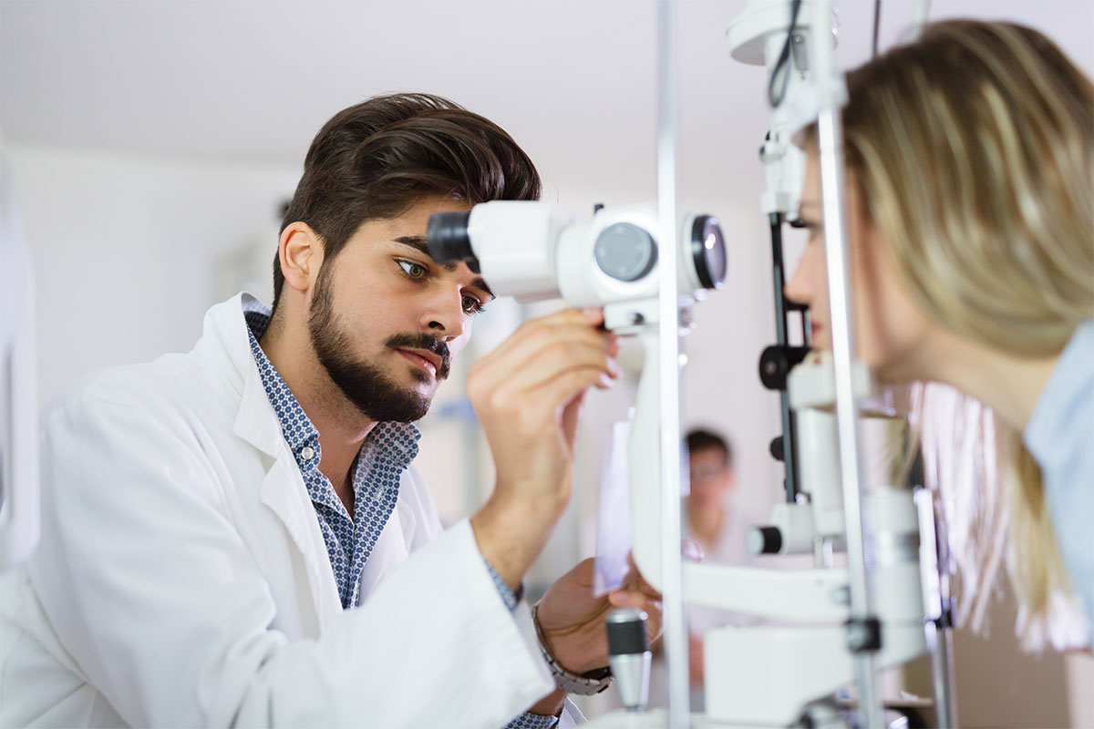 Vasthraa College - Optometry